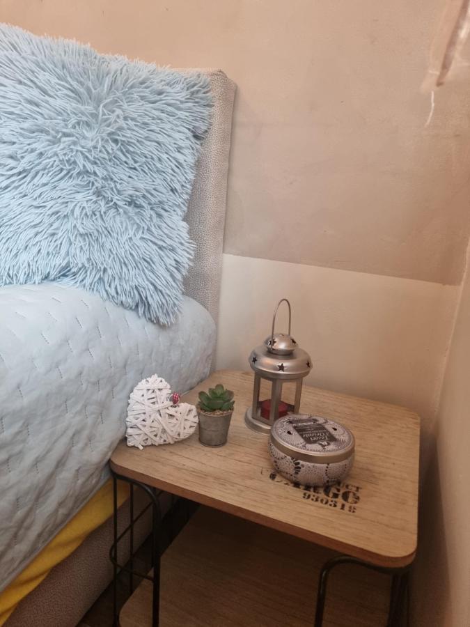 Apartment Bombonjera อูชิเซ ภายนอก รูปภาพ